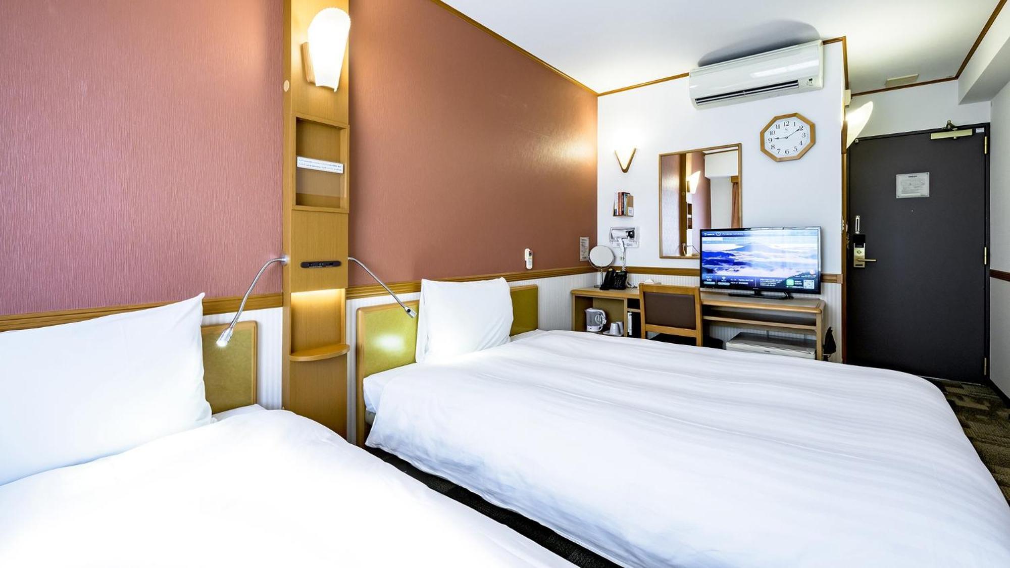 Toyoko Inn Takasaki Eki Nishi Guchi No 1 Room photo