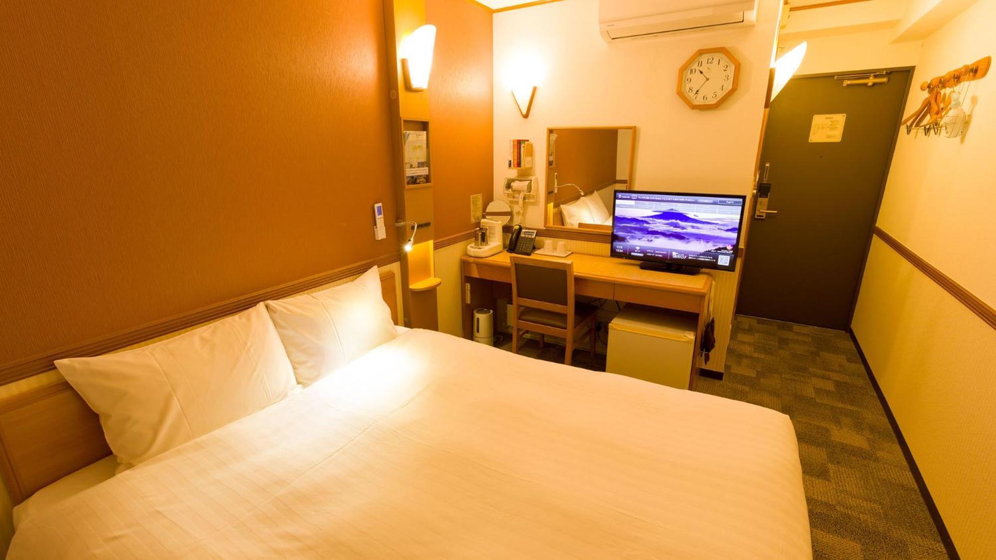 Toyoko Inn Takasaki Eki Nishi Guchi No 1 Room photo