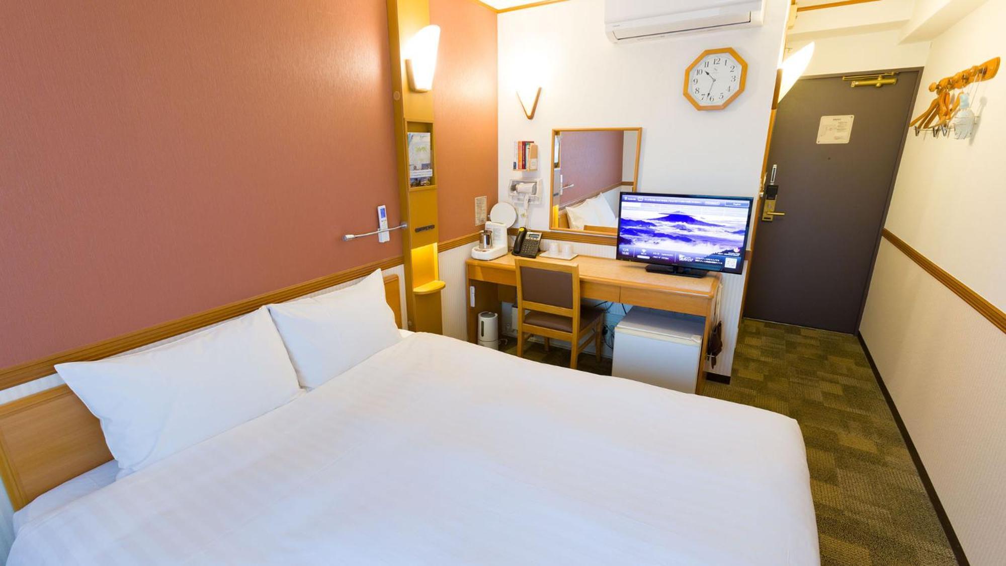 Toyoko Inn Takasaki Eki Nishi Guchi No 1 Room photo